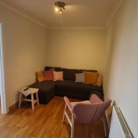 Bright & Lovely & Apartment Whetstone Bagian luar foto